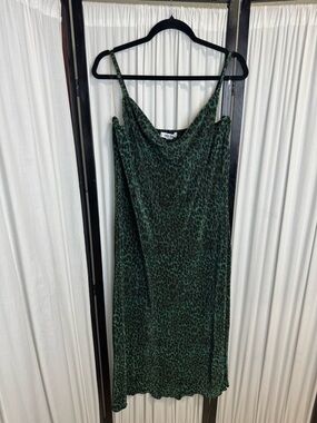Mimi Chica Green Leopard Print Slip Midi Dress